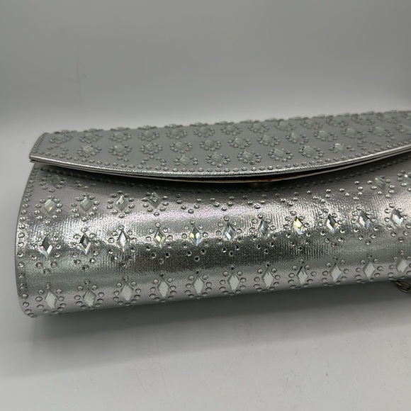 La Regale NWT silver beaded crossbody/clutch bag - Picture 2 of 6
